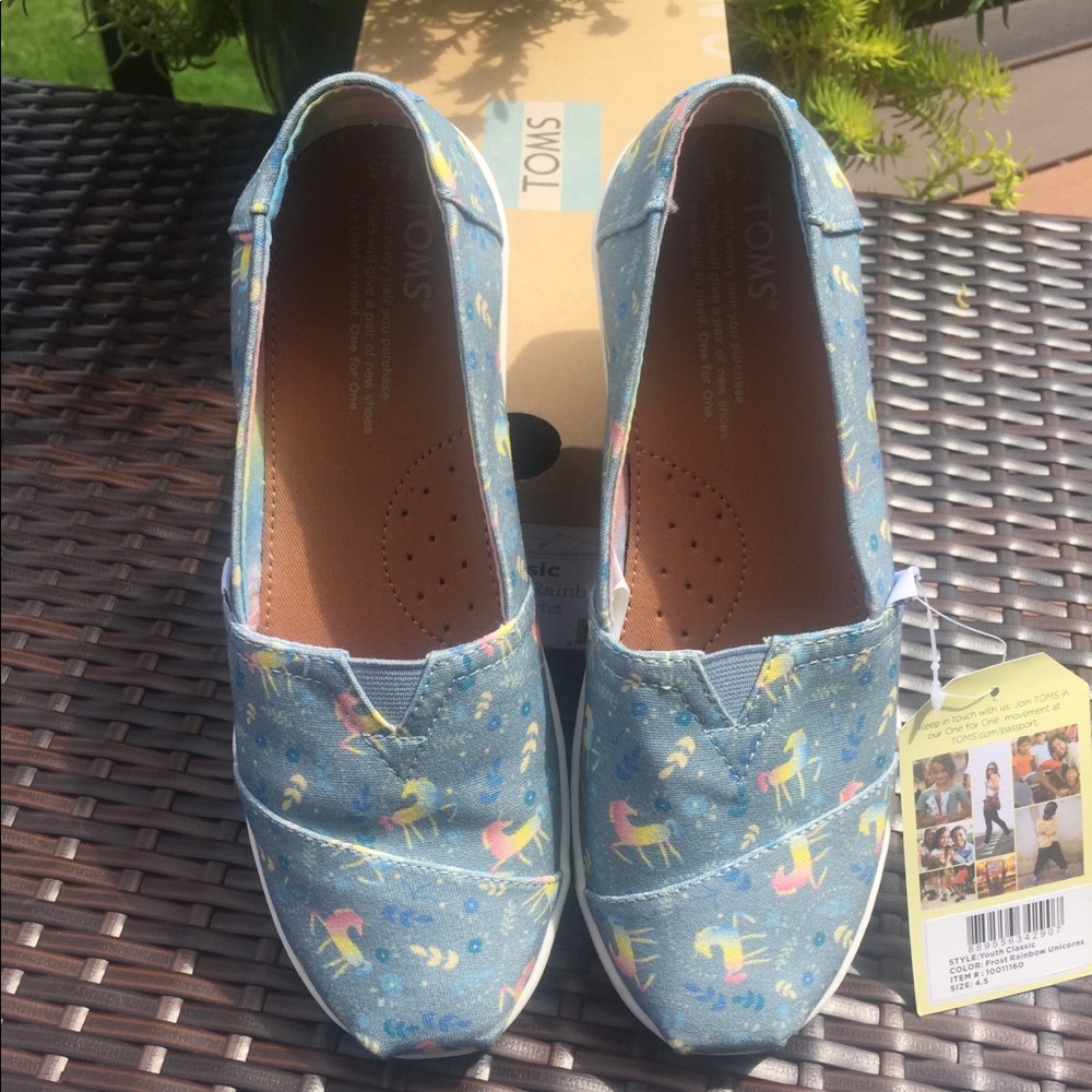 Rare Unicorn TOMS size 4.5 (Kids)